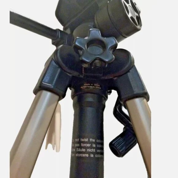 VELBON CX-470 Lightweight Photo/Video Tripod 3 Way Pan/ Tilt Head Ex Condition